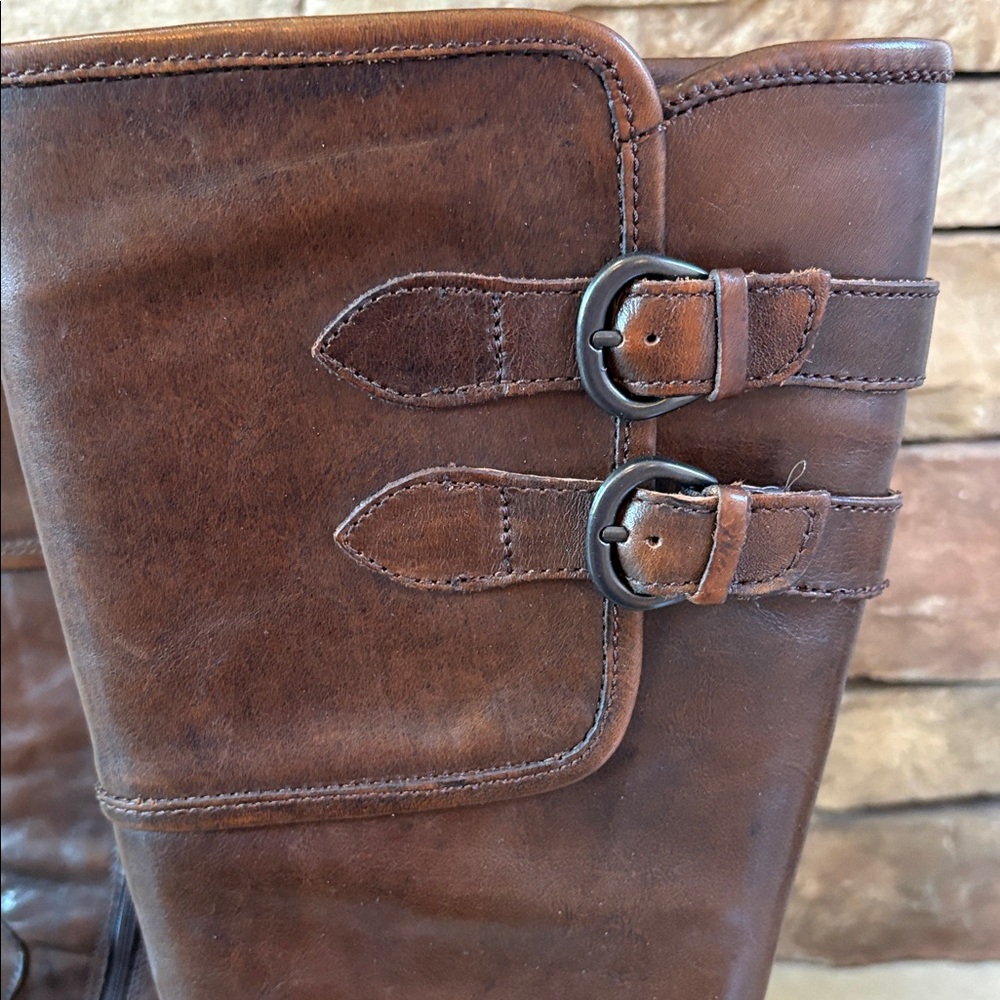 Born sz 8 dark brown leather tall boots with buckle detail - Picture 2 of 11